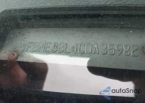 2012 Ford E-350 Super Duty Xl z USA, uszkodzony, nr VIN 1FBNE3BL4CDA35982